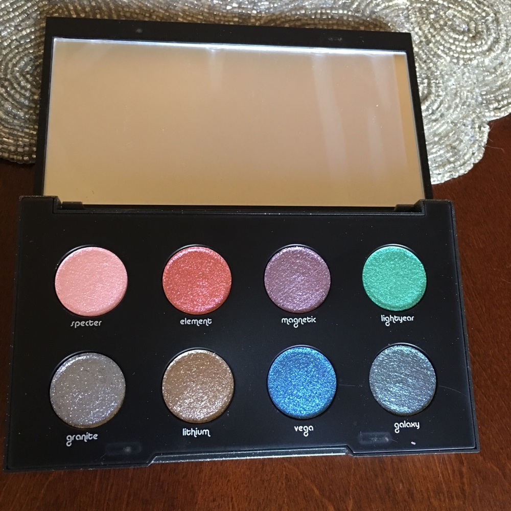 NIB Urban Decay Moondust eyeshadow palette